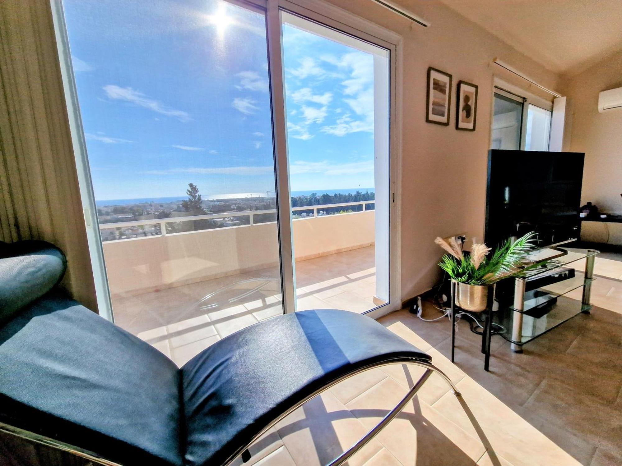 Paphos Central Penthouse Екстериор снимка
